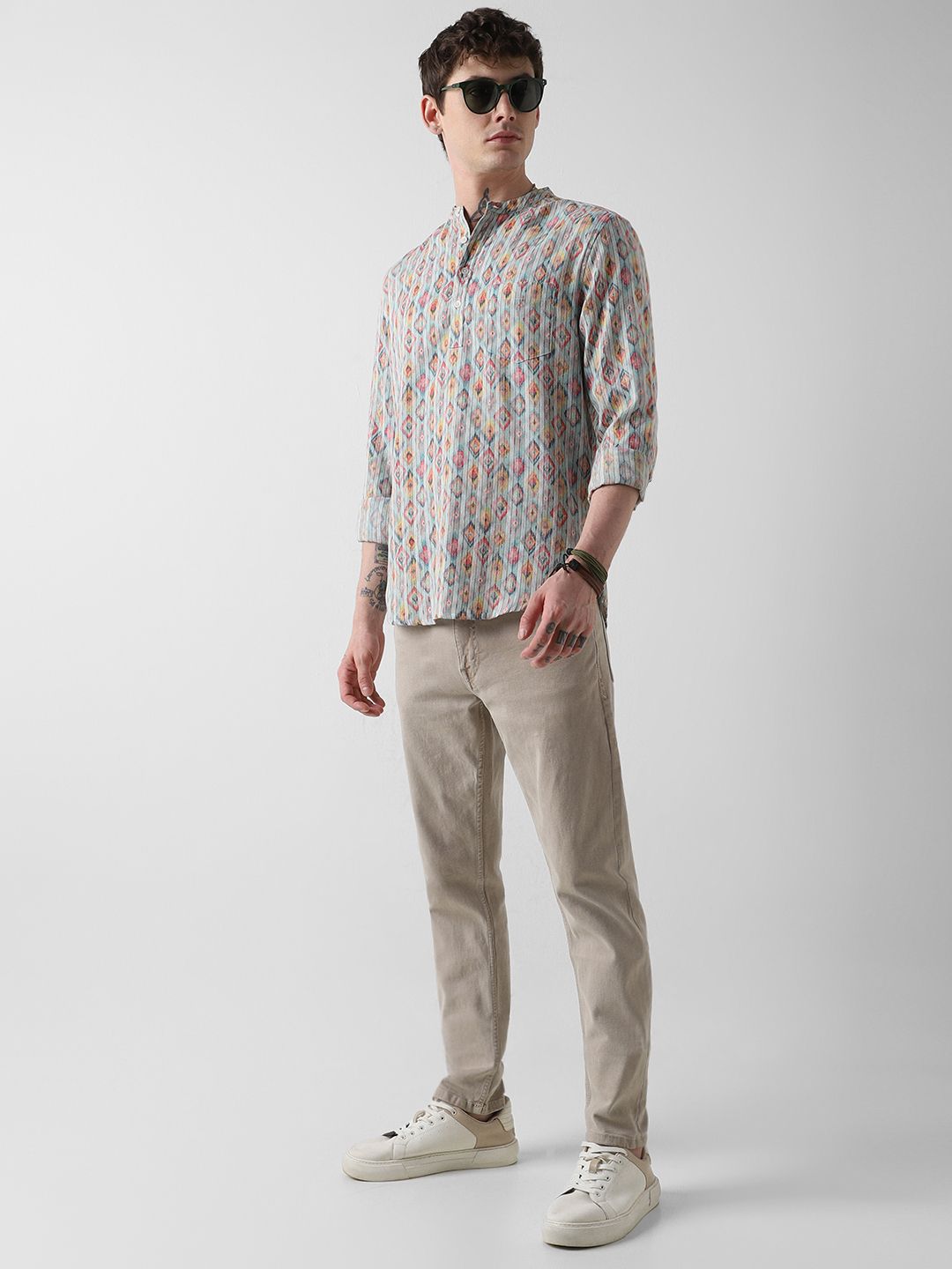 VASTRADO Geometric Woven Design Mandarin Collar Straight Short Kurta