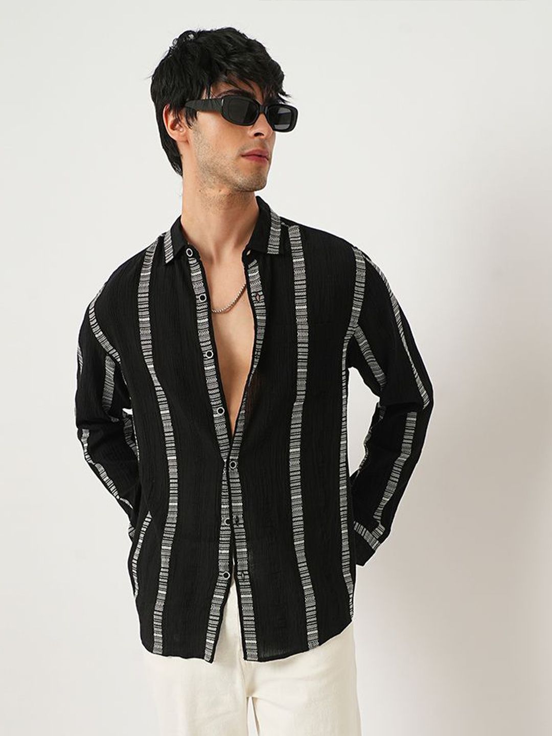 VASTRADO Men Classic Cutaway Collar Vertical Striped Cotton Slim Fit Casual Shirt