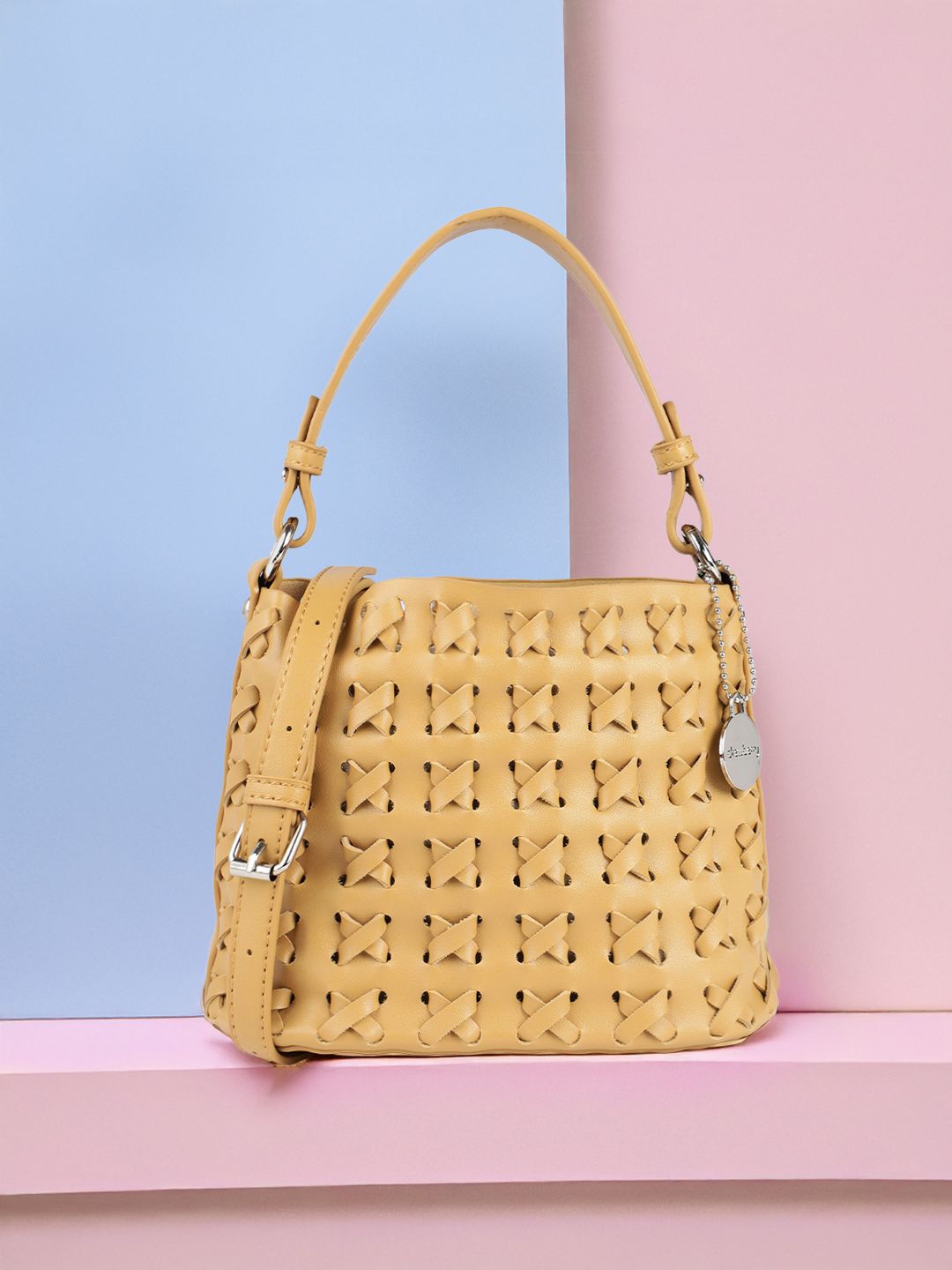 DressBerry Handheld Bag