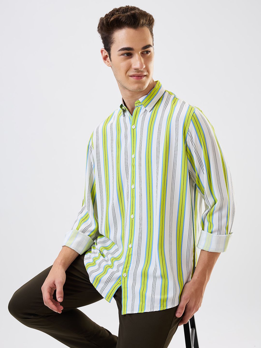 SPYKAR Men Slim Fit Spread Collar Vertical Striped Casual Shirt