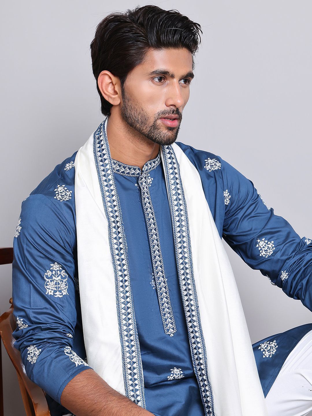 Jompers Floral Embroidered Sequinned Silk Cotton Straight Kurta with Pyjamas & Dupatta