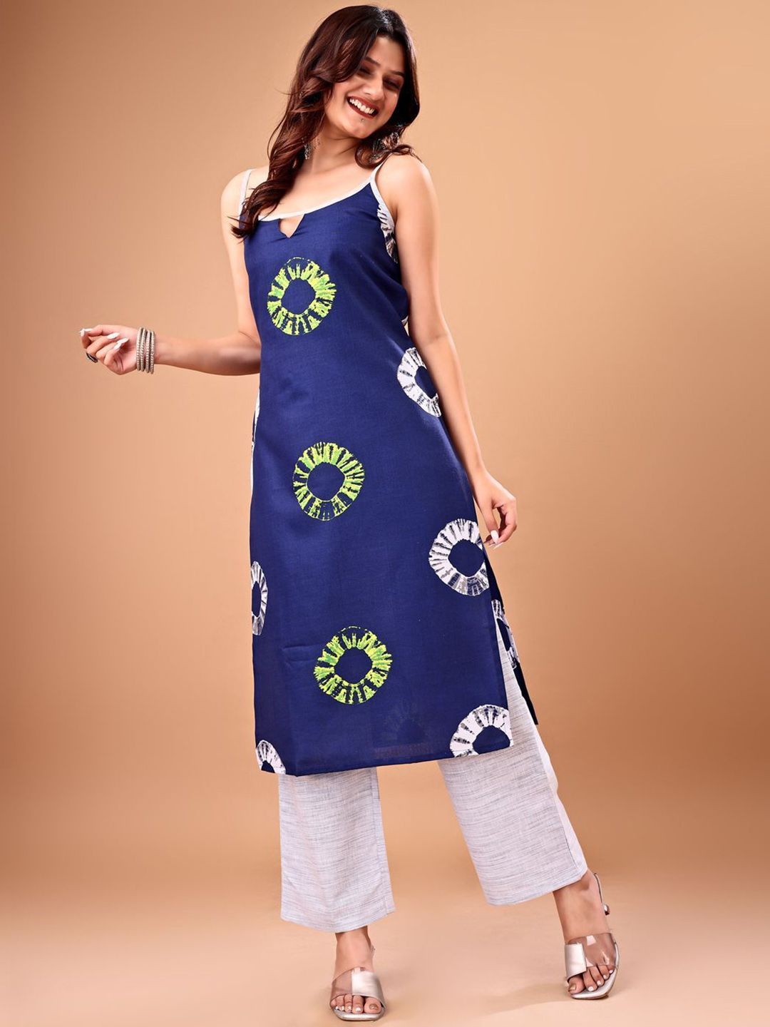 KALINI Women Geometric Printed Kurta with Trousers