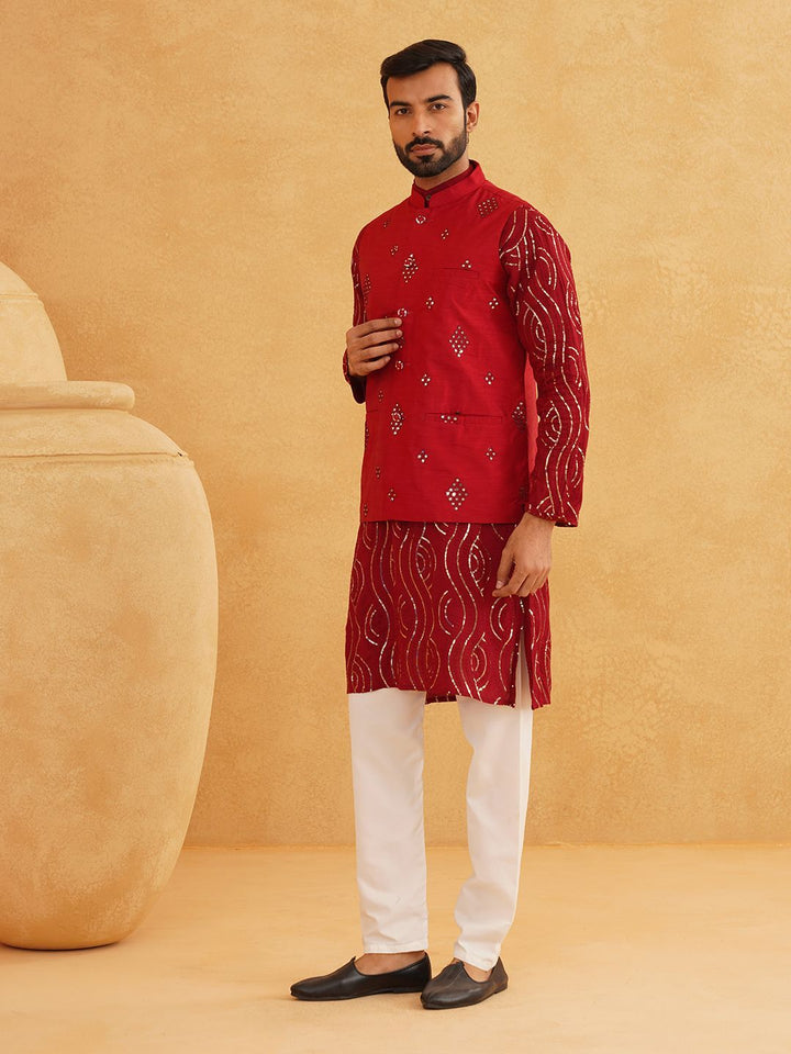 SOJANYA Geometrik Labuci Band Kolar Kapas Tulen Kurta Dengan Churidar Dan Jaket Nehru