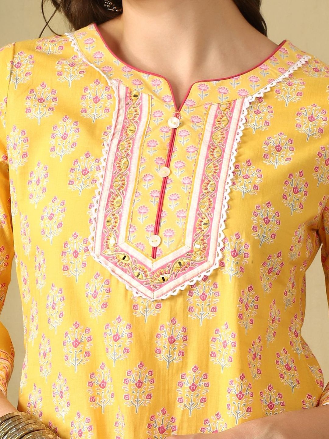 Mamicha Women Ethnic Motifs Printed Regular Thread Work Pure Cotton Kurta with Trousers & With Dupatta