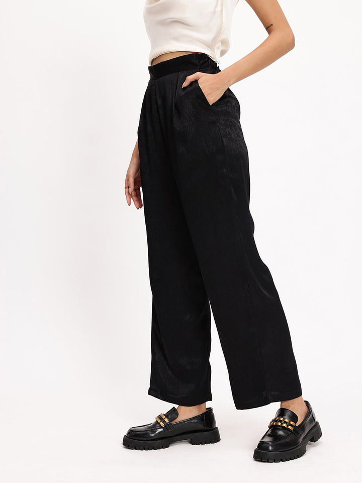 DressBerry Women Essential Pleated Flare Trousers