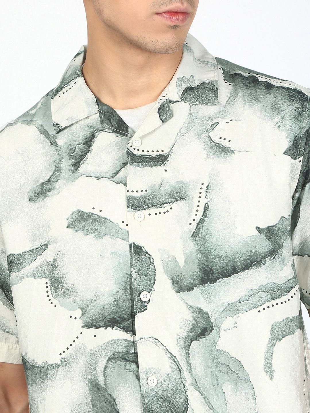 Bene Kleed Men Abstract Printed Cuban Collar Casual Shirt