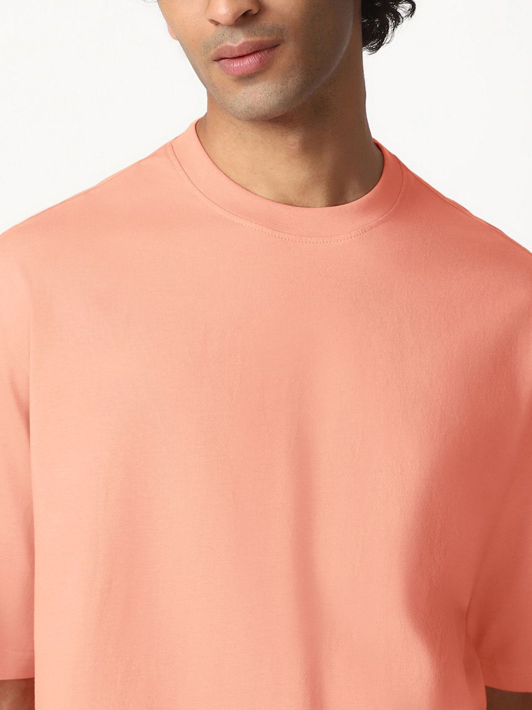 Bewakoof Men Solid Round Neck Cotton Oversized T-shirt