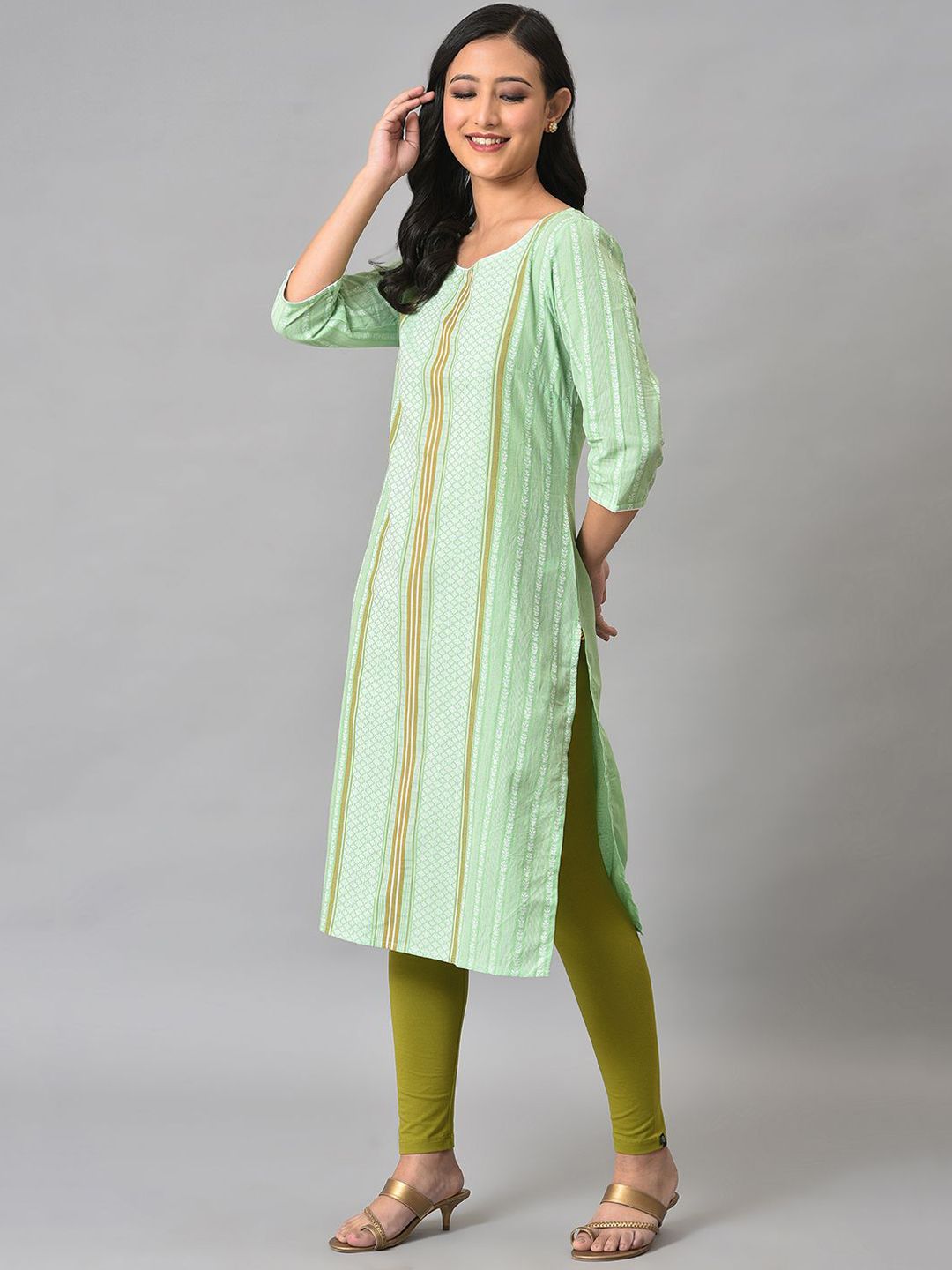 AURELIA Women Printed Thread Work Kurta