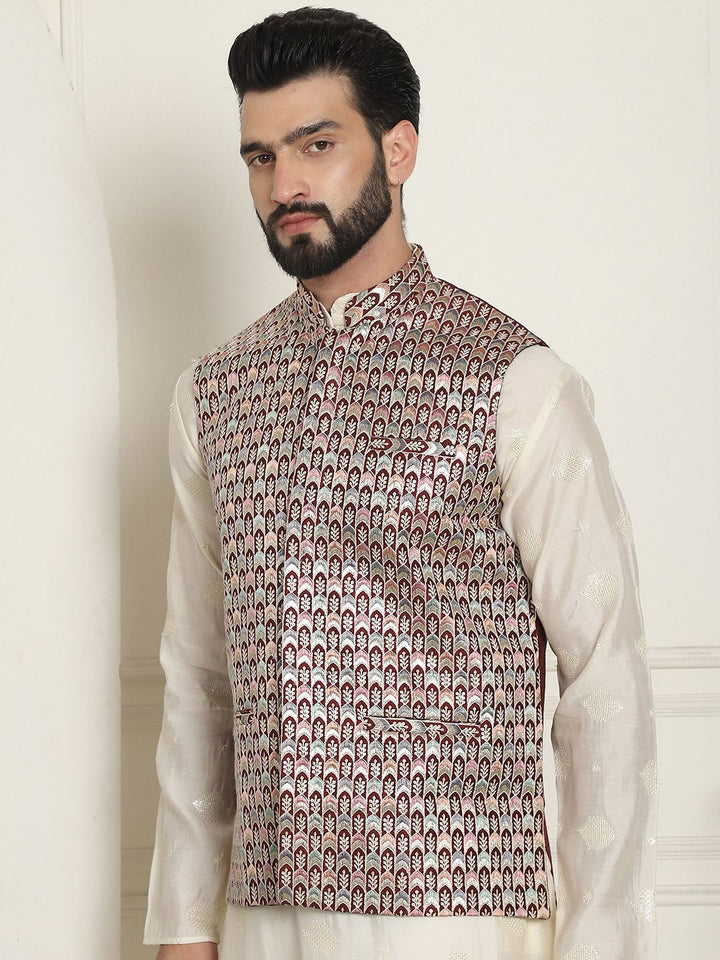SOJANYA LUXE Men Embroidered Mandarin Collar Nehru Jackets
