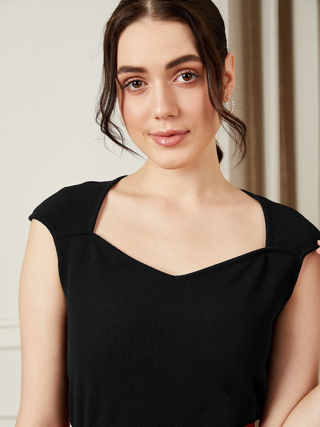 Berrylush Women Cap Sleeve Sweetheart Neck Top