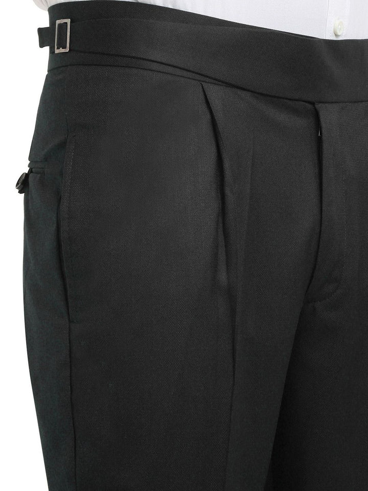 KLOTTHE Men Textured Slim Fit Easy Wash Pleated Trousers