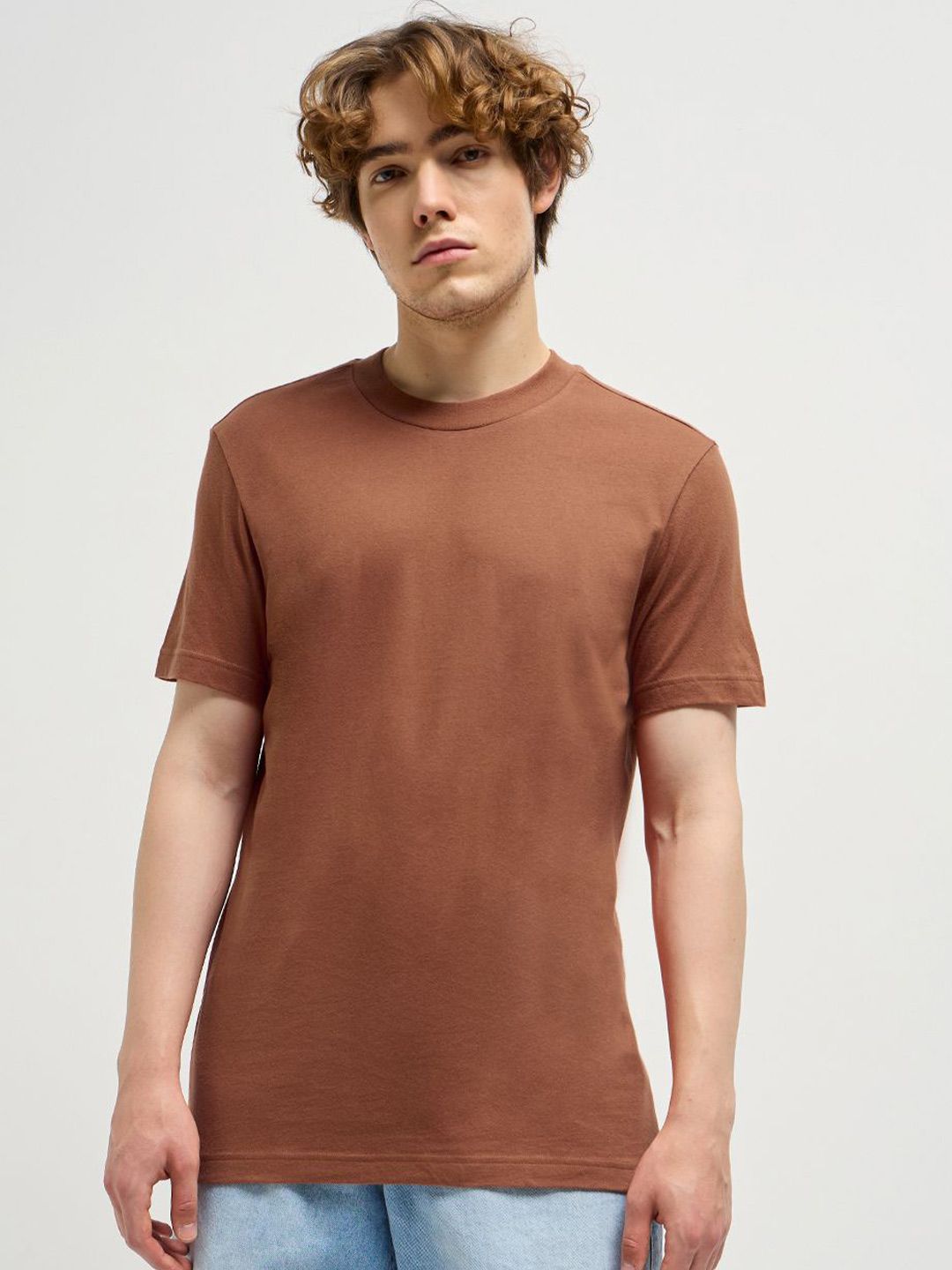 THE BEAR HOUSE Men Solid Round Neck Cotton T-shirt
