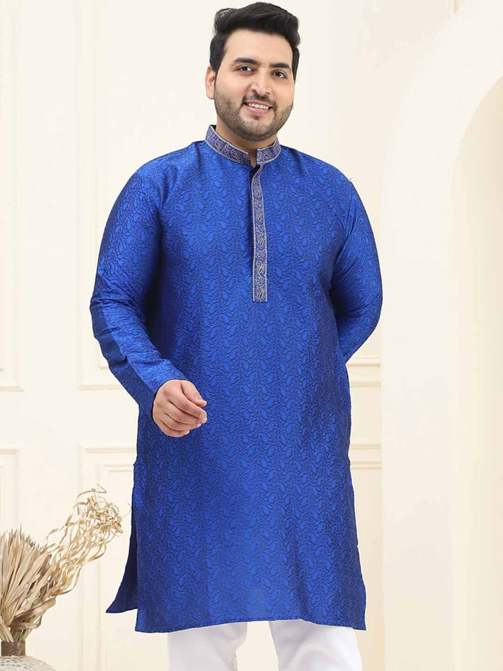SOJANYA PLUS Ethnic Motifs Woven Design Band Collar Silk Straight Kurta