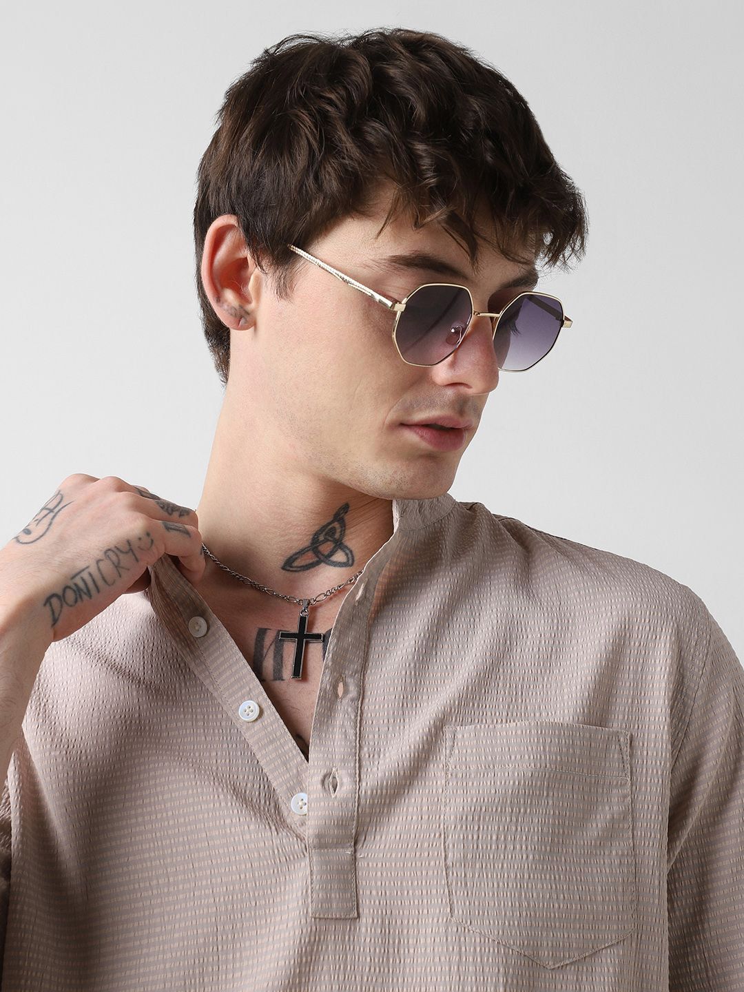 VASTRADO Self Design Mandarin Collar Seersucker Short Straight Kurta