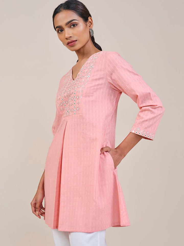 Global Desi Women Cotton V Neck Pink Tunic