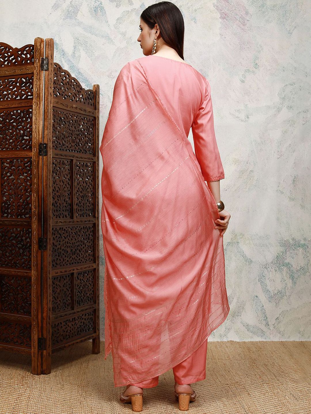 Vishudh Floral Printed Round Neck Straight Kurta with Trousers & Dupatta