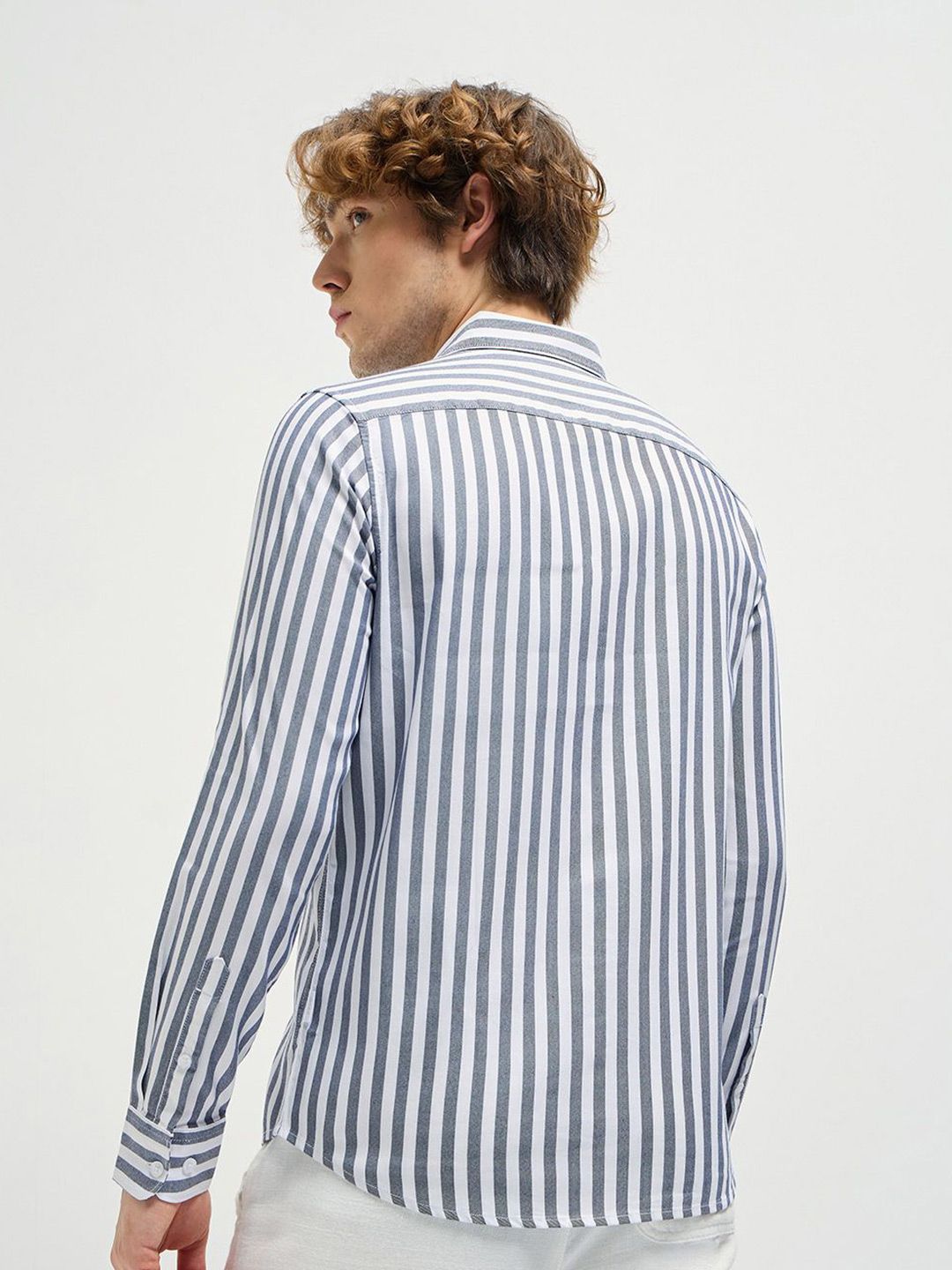 THE BEAR HOUSE Men Spread Collar Vertical Striped Cotton Casual Shirt