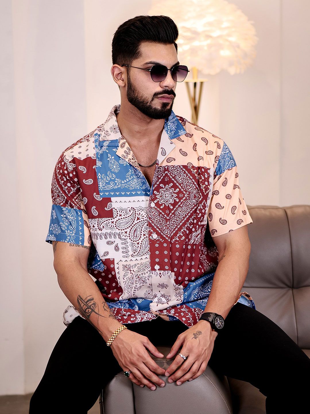 Baju Kasual Eszett Lelaki Motif Etnik Bercetak Kolar Cuba