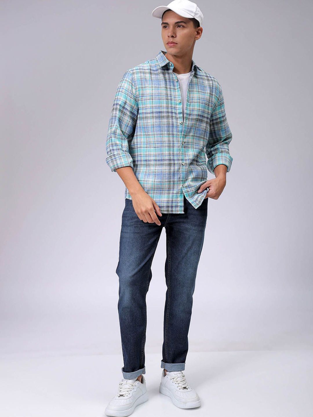 The Indian Garage Co Men Slim Fit Opaque Checked Casual Shirt