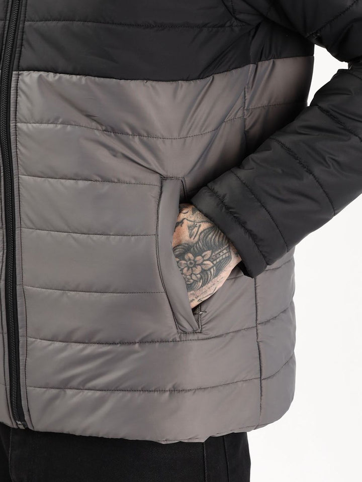 ADRO Men Colourblocked Windcheater Bomber dengan Jaket Patchwork