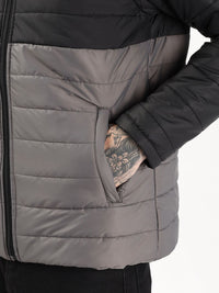 ADRO Men Colourblocked Windcheater Bomber dengan Jaket Patchwork