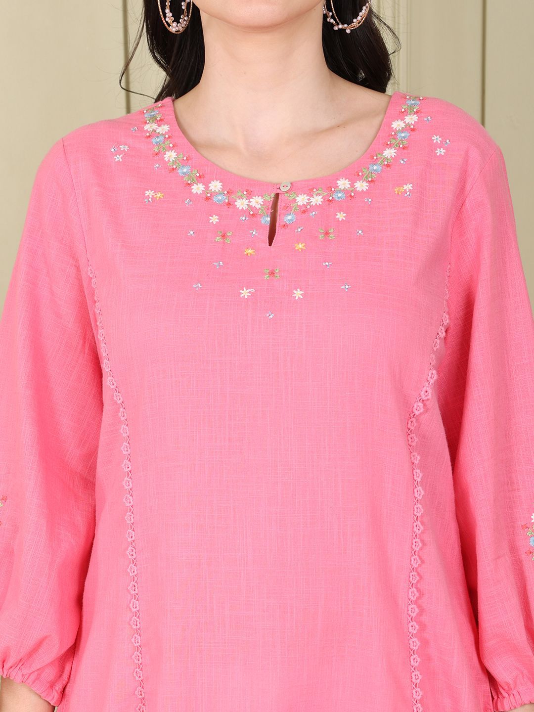 W Women Embroidered Flared Sleeves Thread Work Kurta