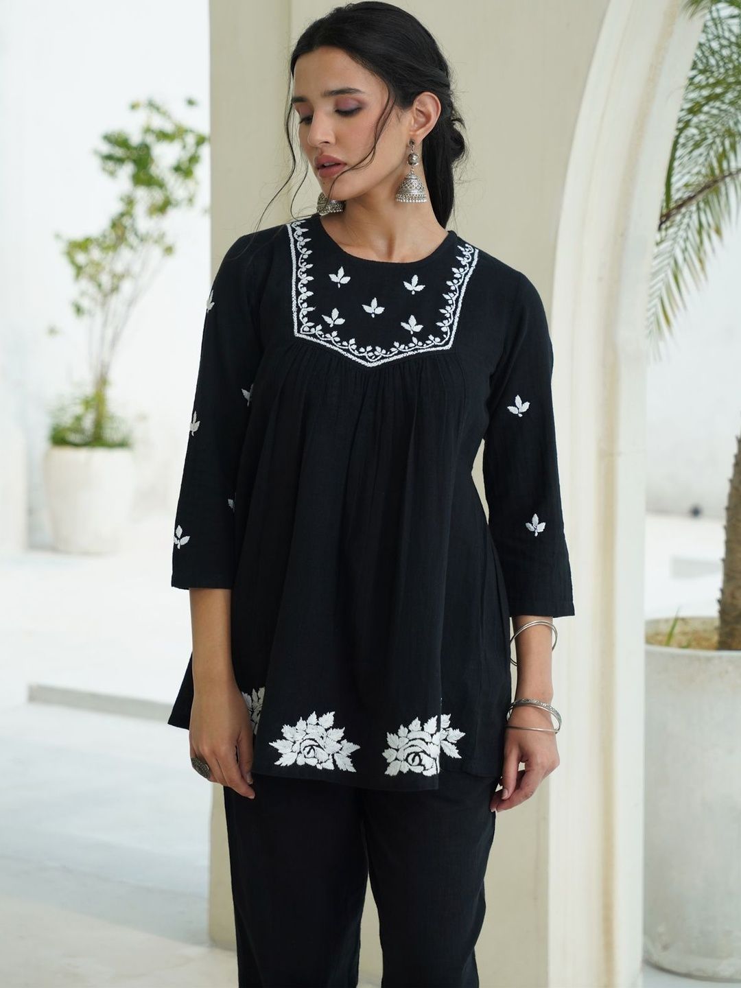 House of Chikankari Black 2 Pieces Cotton Solid Tunic with Trousers Co-Ord Set