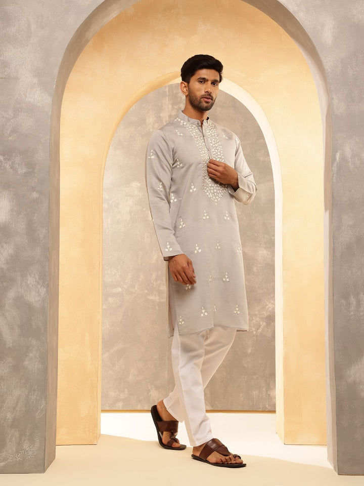 Anouk Geometric Embroidered Band Collar Thread Work Cotton Silk Straight Kurta
