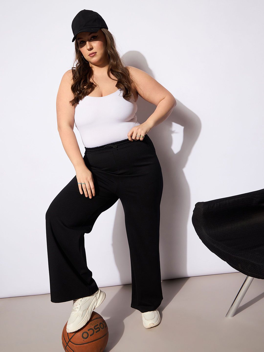 SASSAFRAS Curve Women Plus Size Mid-Rise Straight Fit Trousers