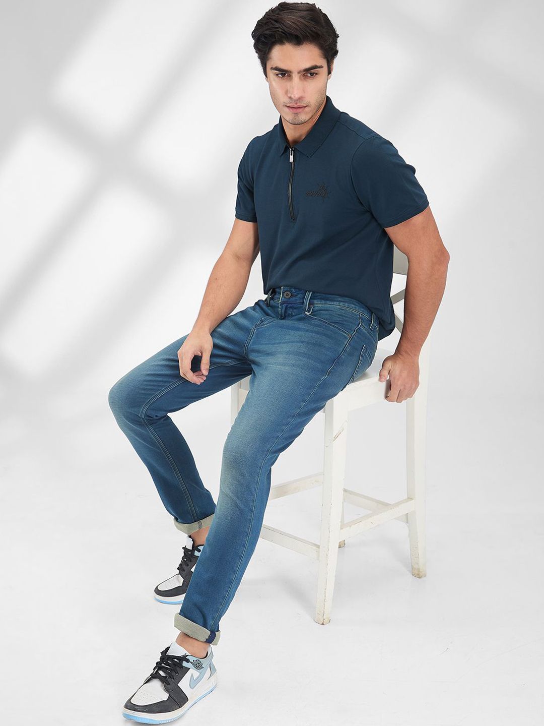 SPYKAR Men Slim Fit Low-Rise Light Fade Stretchable Jeans