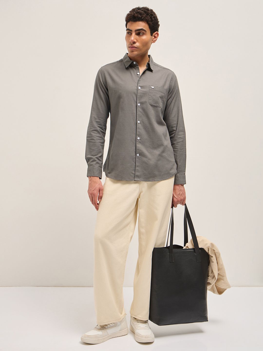 THE BEAR HOUSE Men Slim Fit Solid Spread Collar Casual Cotton Linen Shirt