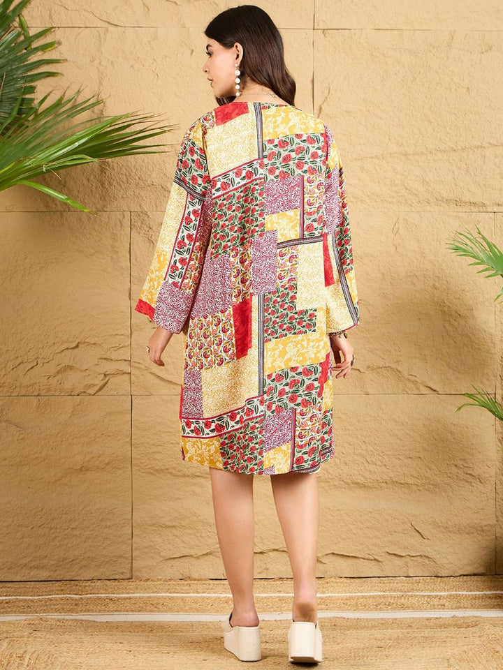 Berrylush Women Floral Print V-Neck Longline Open Front Shrug