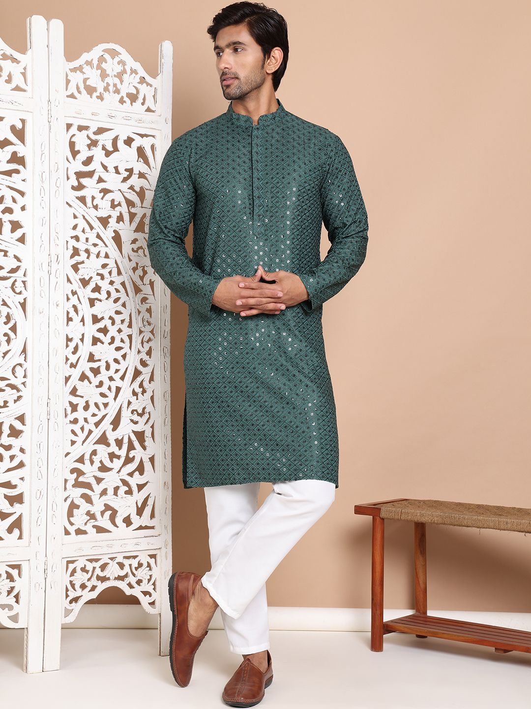 Jompers Men Embroidered Regular Sequinned Kurta with Pyjamas