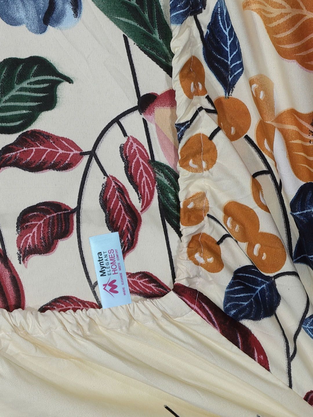 Myntra Elegant Homes Cream Floral Polycotton 300 TC Fitted King Cadar Tempat Tidur Halus dengan 2 Sarung Bantal-250 x 220 cm