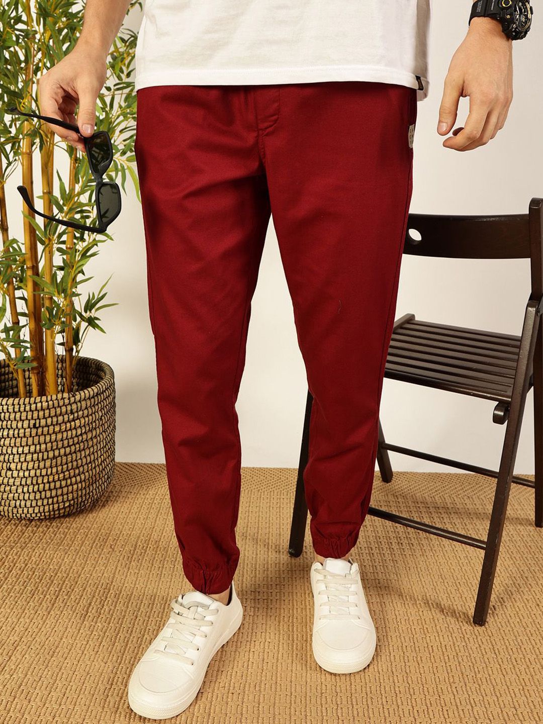 Thomas Scott Men Regular Fit Classic Easy Wash Mid-Rise Woven Joggers