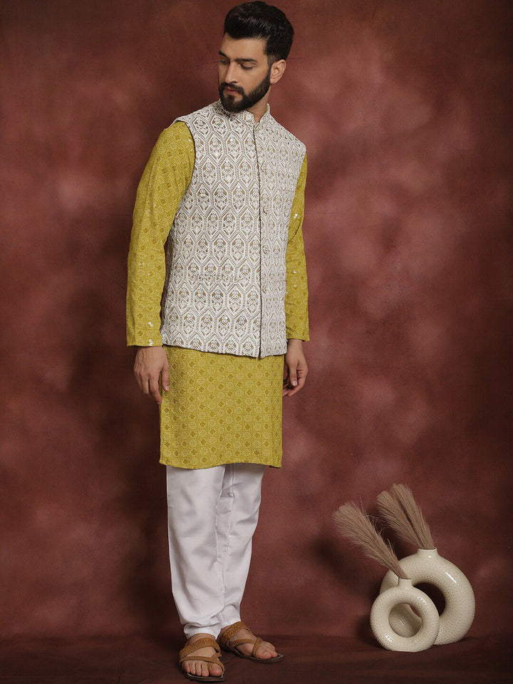 Motif Etnik Hijau Anouk Bersulam Kurta Lurus Dengan Jaket Churidar & Nehru