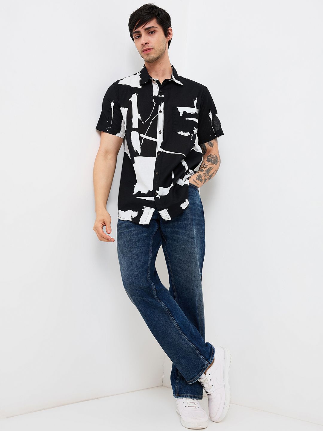 SPYKAR Men Spread Collar Abstract Printed Cotton Casual Shirt