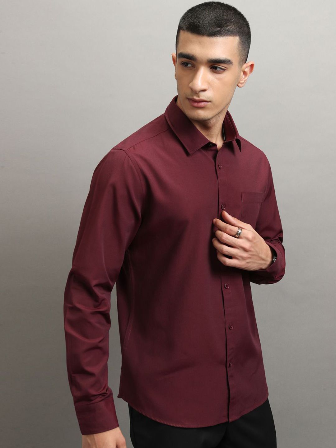 Highlander Men Burgundy Solid Formal Slim Fit shirt