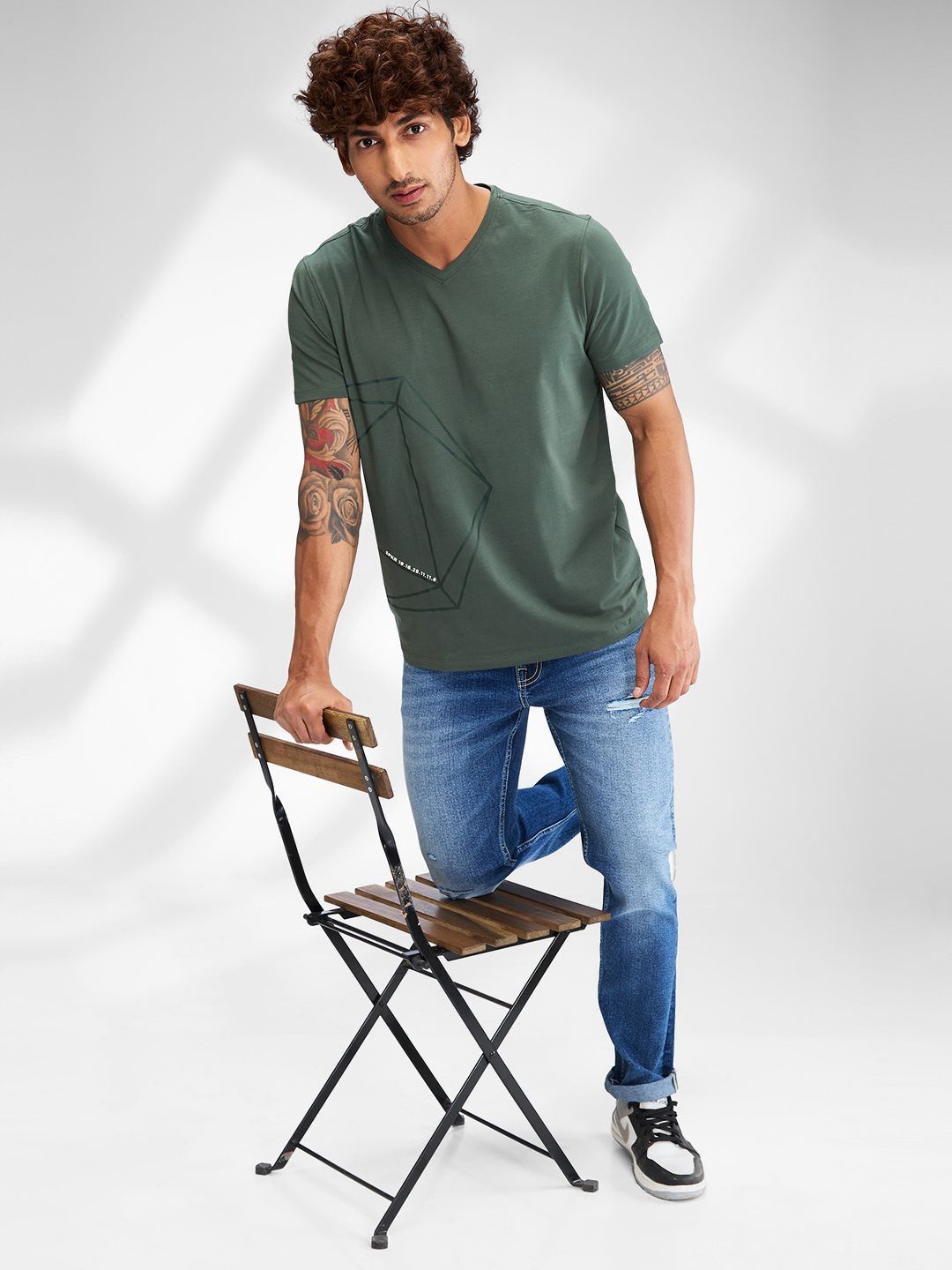 SPYKAR Men V-Neck Raw Edge Slim Fit T-shirt