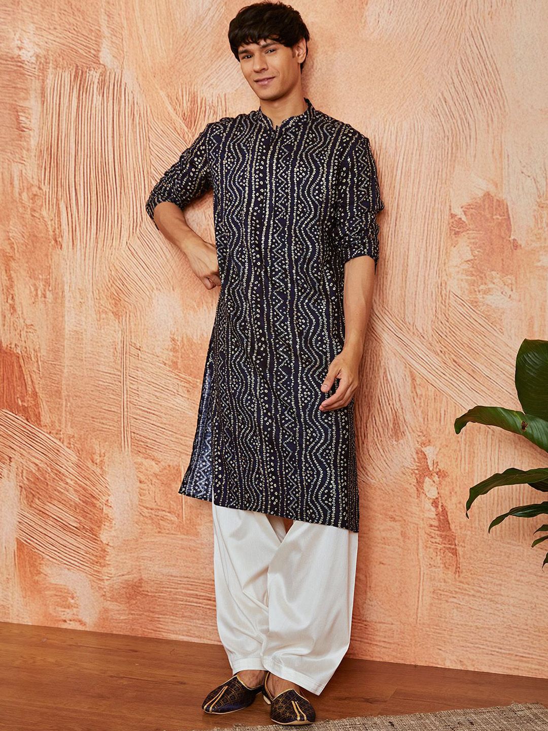 VASTRAMAY Bandhani Printed Mandarin Collar Straight Kurta