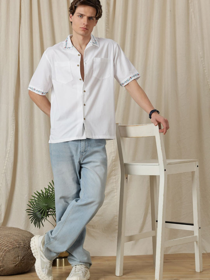 Baju Lengan Pendek Eszett Floral Chain Cotton