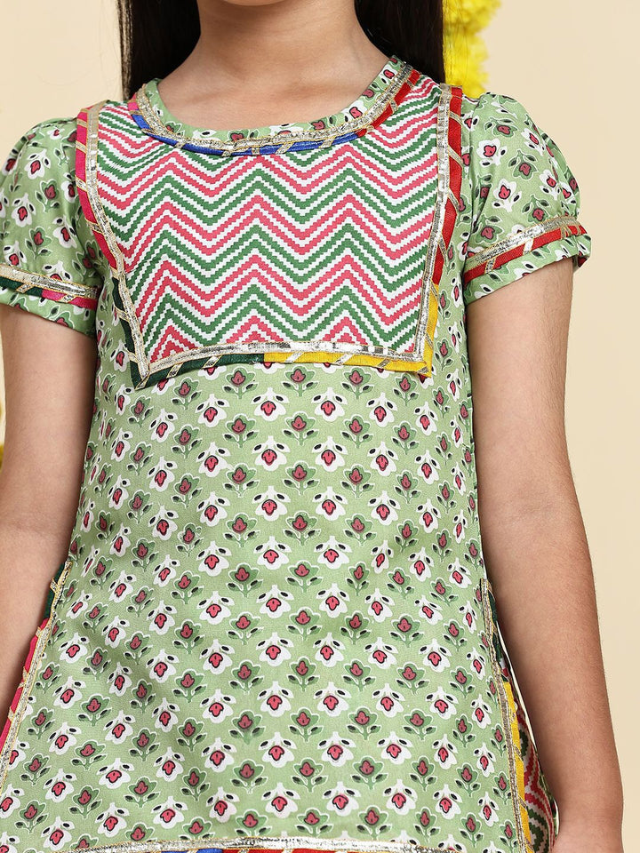 Cutiekins Girls Floral Printed Gotta Patti Pure Cotton Straight Kurta With Skirt & Dupatta