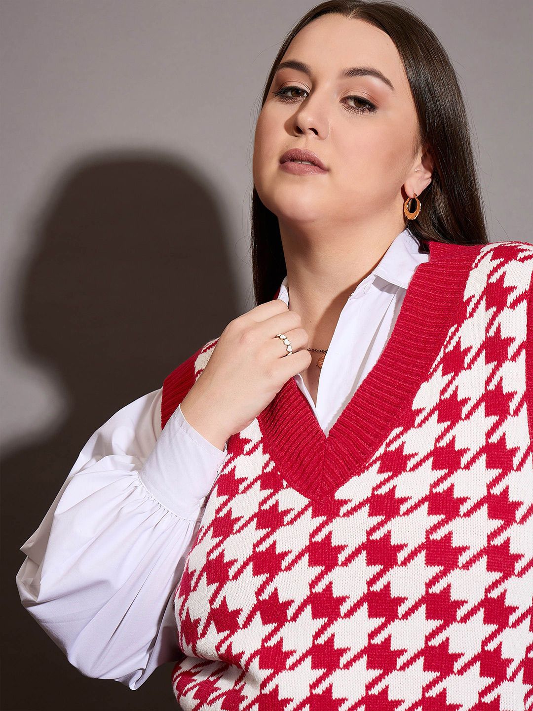 SASSAFRAS Curve Women Printed Sweater Vest
