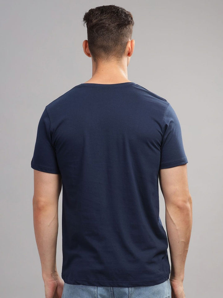 ADRO Men Typography Printed Pockets T-shirt