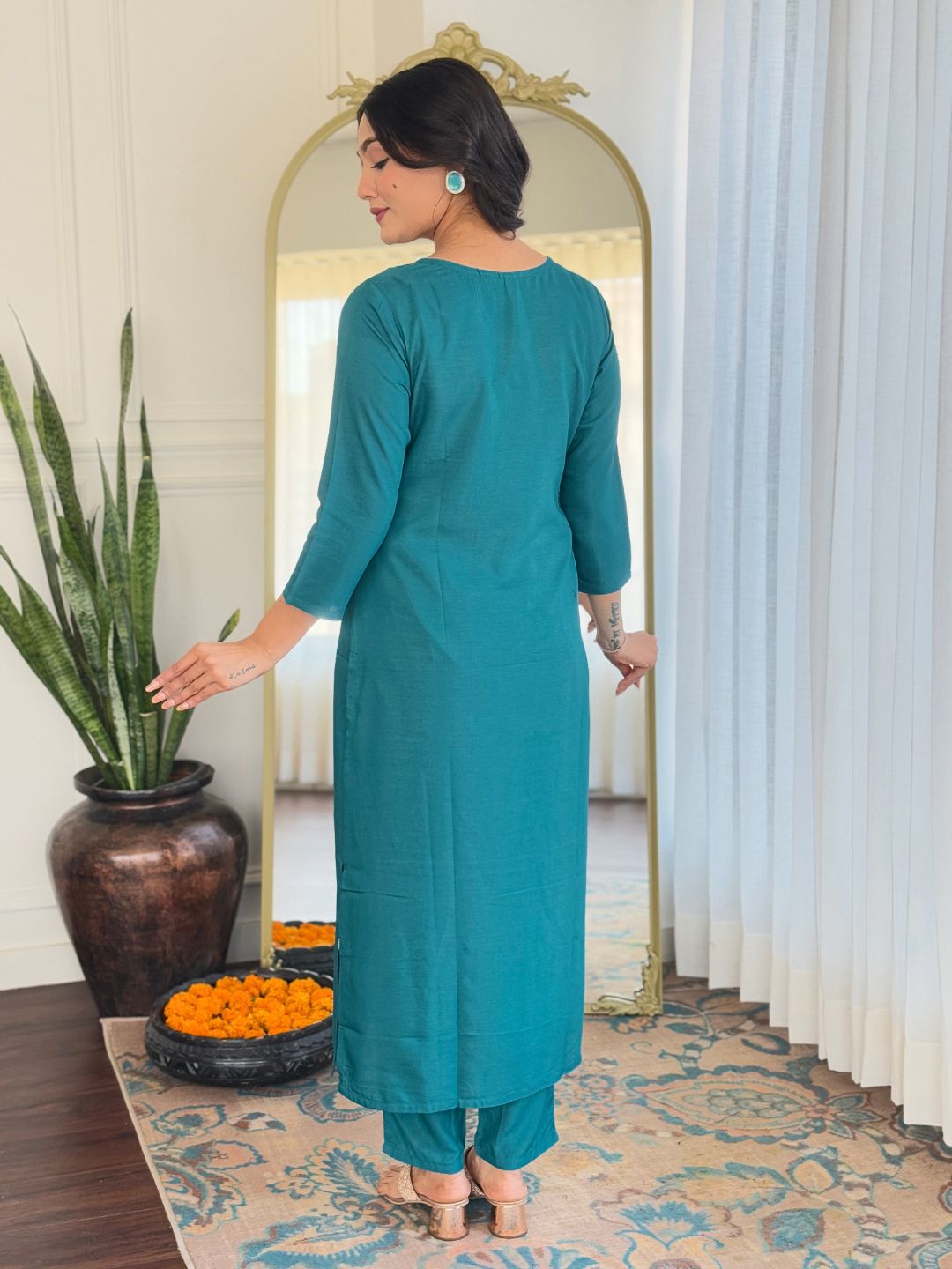 KALINI Women Floral Embroidered Zari Straight Kurta With Trousers & Dupatta