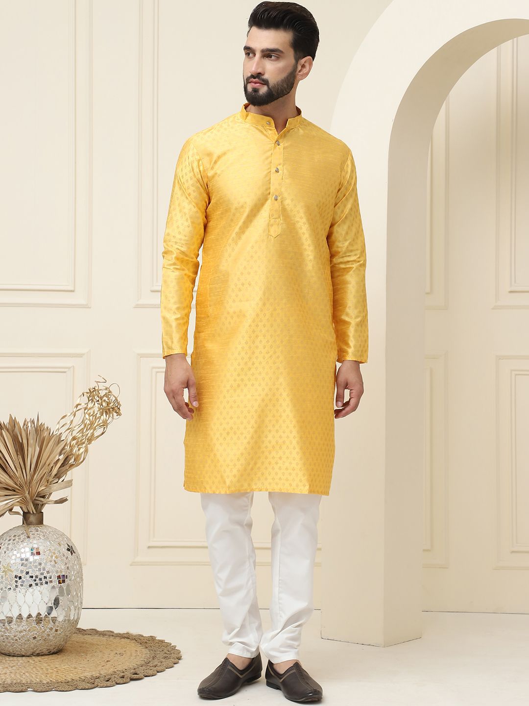 SOJANYA Motif Etnik Printed Mandarin Collar Silk Cotton Straight Kurta with Pajama