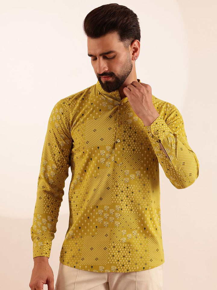 Kurta Pendek Kolar Mandarin Bercetak Motif Etnik Anouk