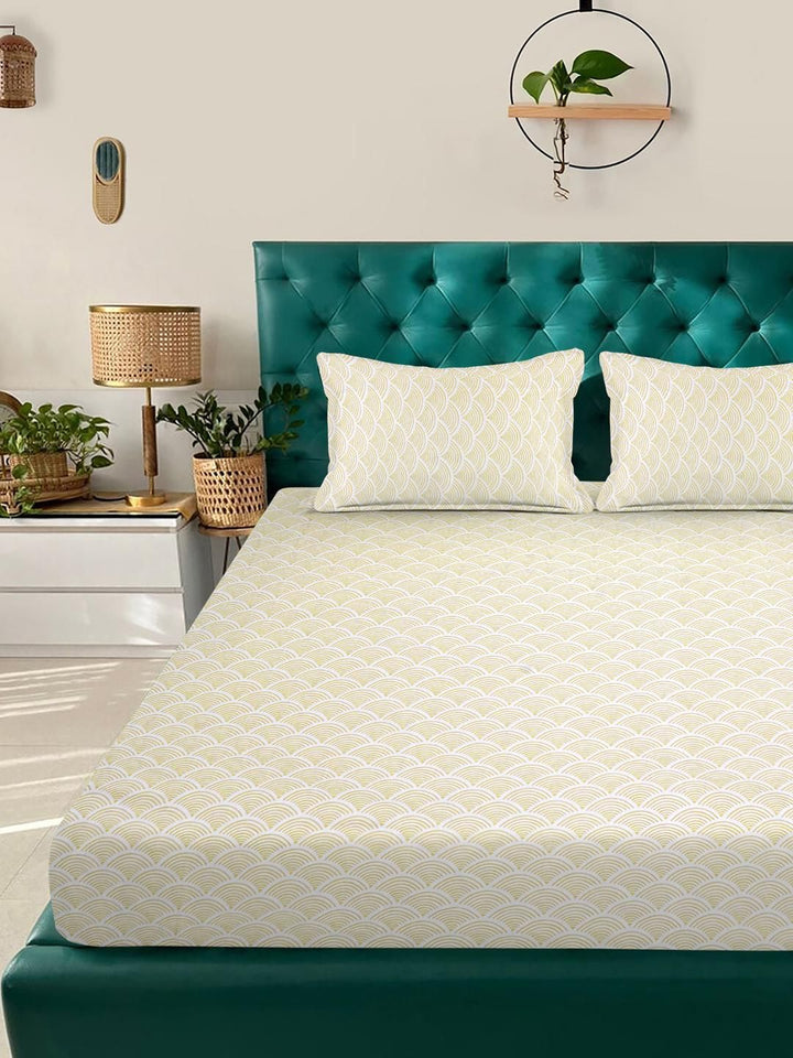 KLOTTHE Beige Geometric Printed Polycotton Fitted 300 TC Bedsheet & 2 Pillow Covers