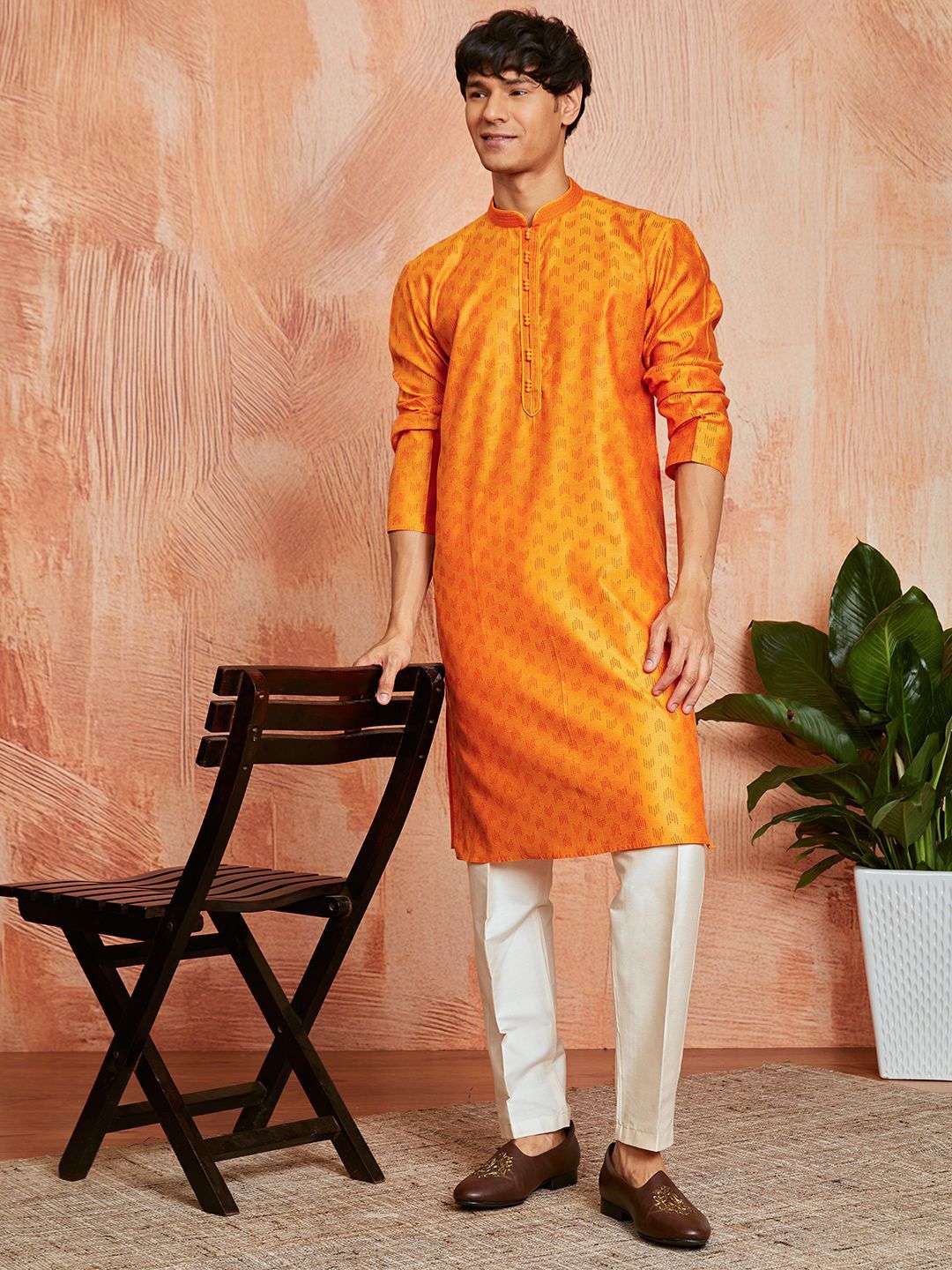 VASTRAMAY Geometric Woven Design Mandarin Collar Jacquard Silk Straight Kurta