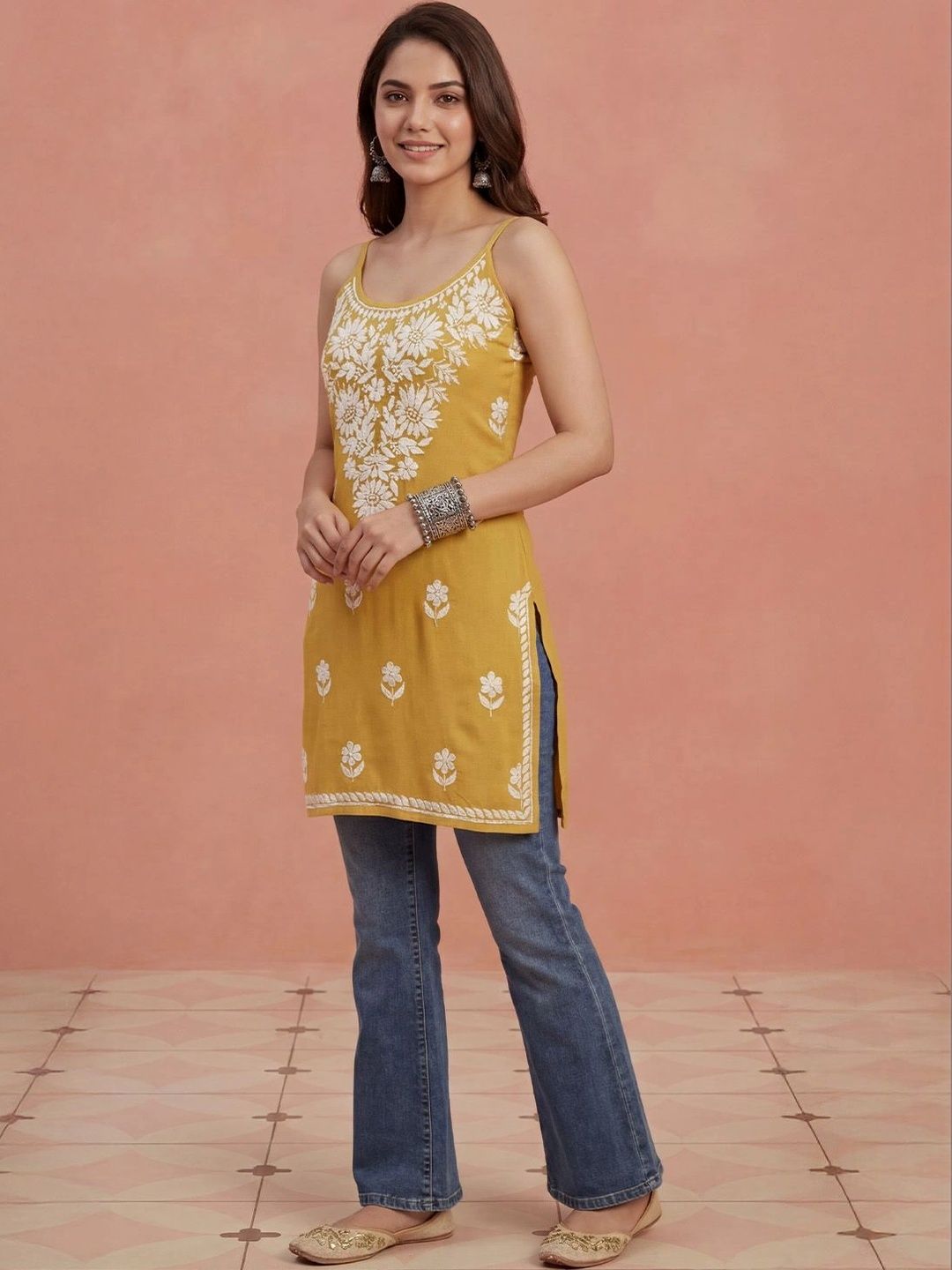 House of Chikankari Women Floral Embroidered Chikankari Kurta